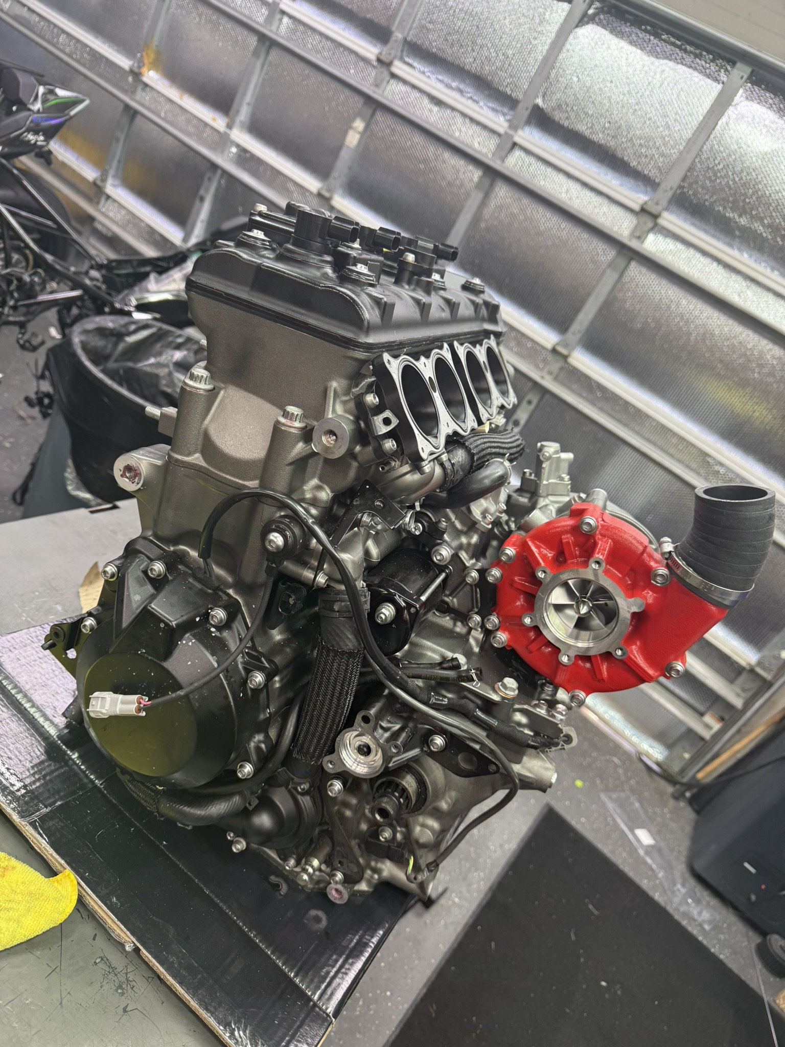 Kawasaki H2 build details at YagerWerx